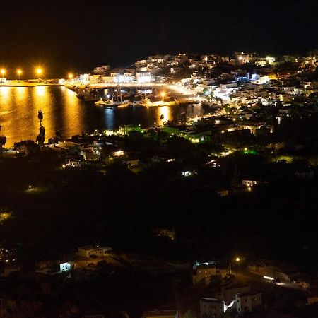 Traditional Stone House With Breathtaking View Serifos Town Luaran gambar
