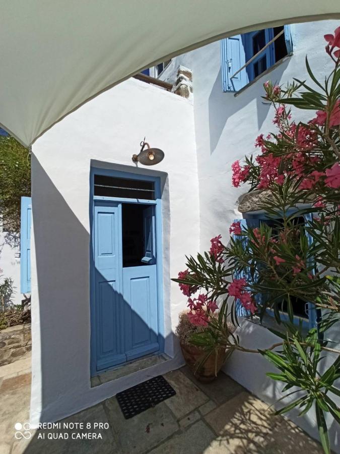 Traditional Stone House With Breathtaking View Serifos Town Luaran gambar