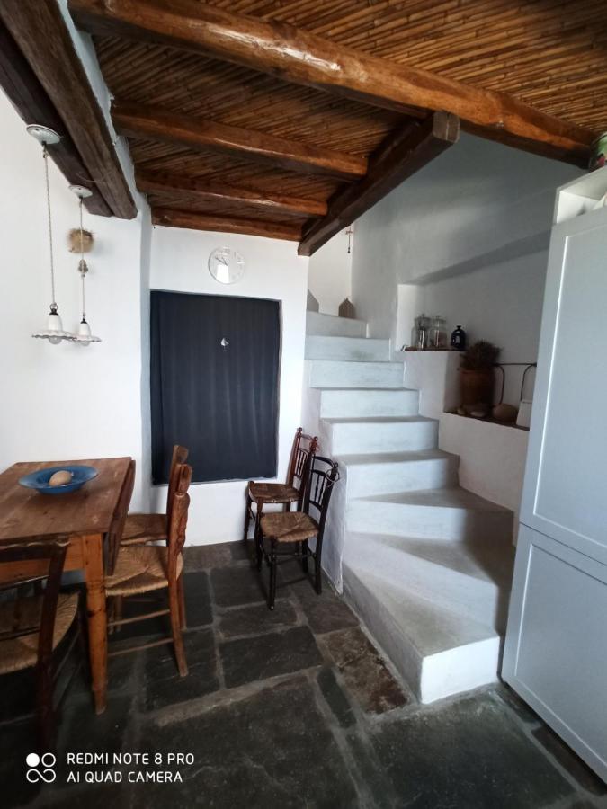Traditional Stone House With Breathtaking View Serifos Town Luaran gambar