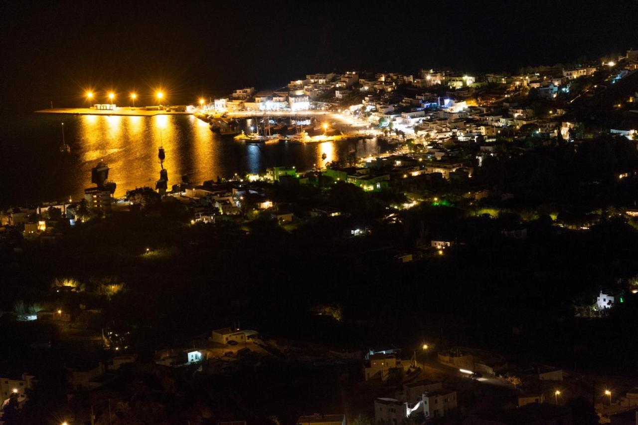 Traditional Stone House With Breathtaking View Serifos Town Luaran gambar