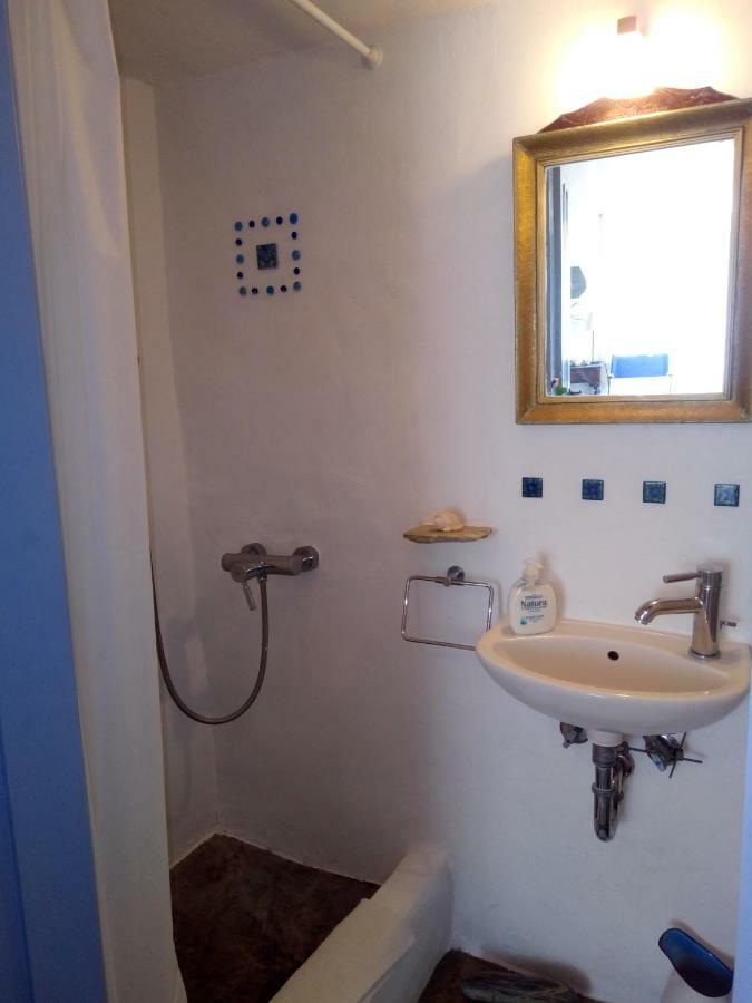 Traditional Stone House With Breathtaking View Serifos Town Luaran gambar